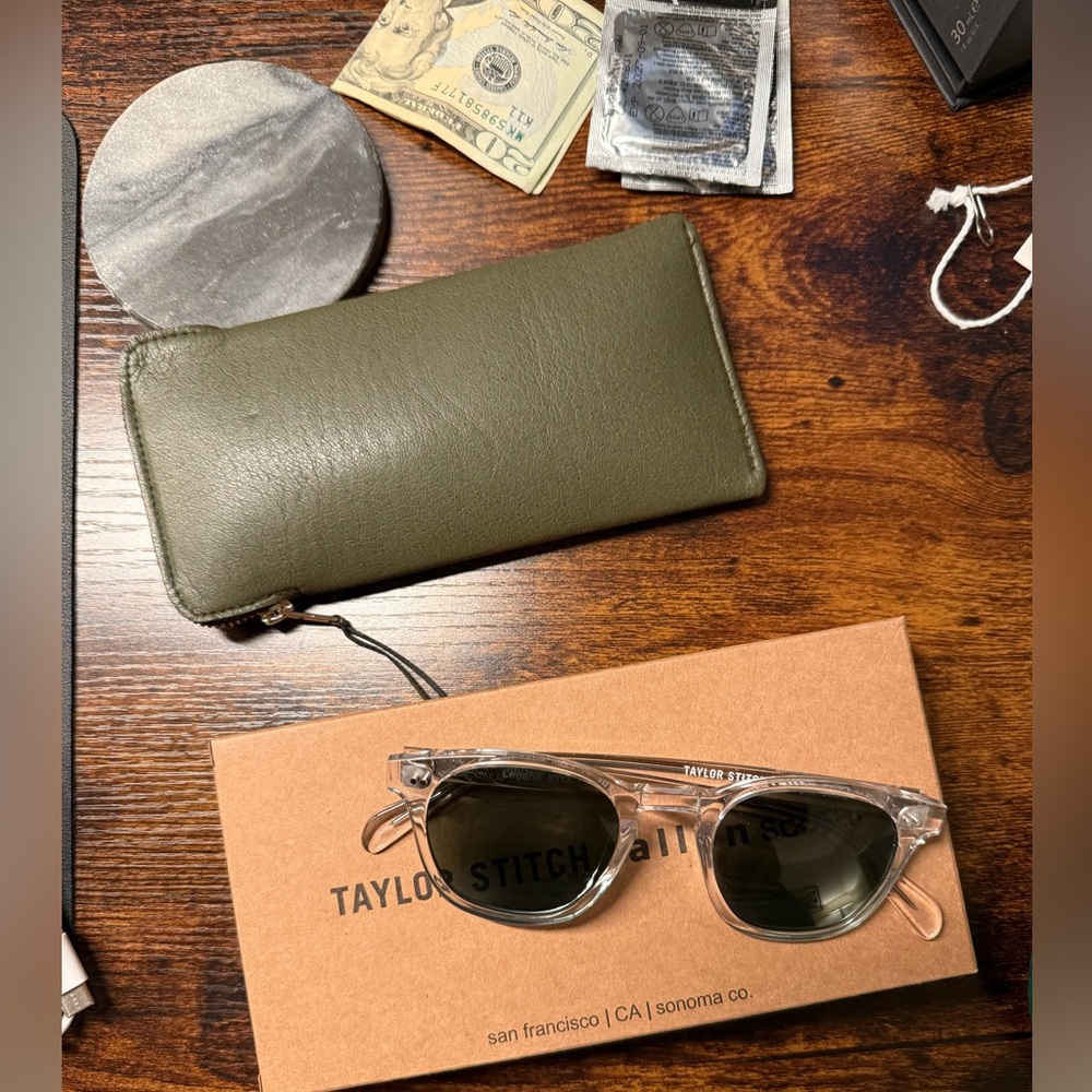 NWT Taylor Stitch The Legend
in Crystal - Picture 15 of 15